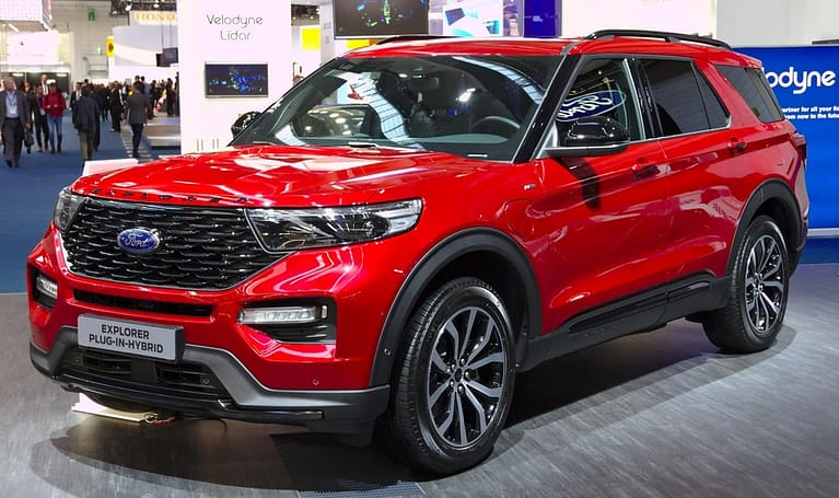 a red ford explorer sport utility - File:Ford Explorer (sixth generation) at IAA 2019 IMG 0603.jpg